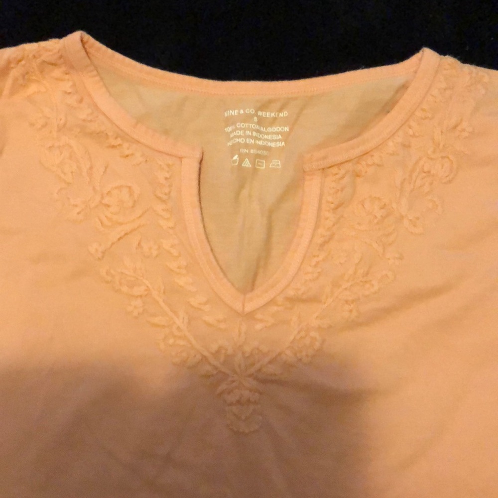 Patterned peace top, never worn. - Picture 2 of 3